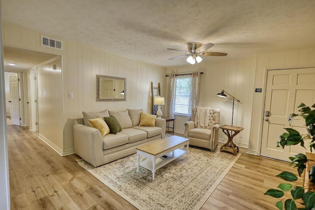 Cozy French Cottage 1/2 Mi From Covington Square Exterior photo